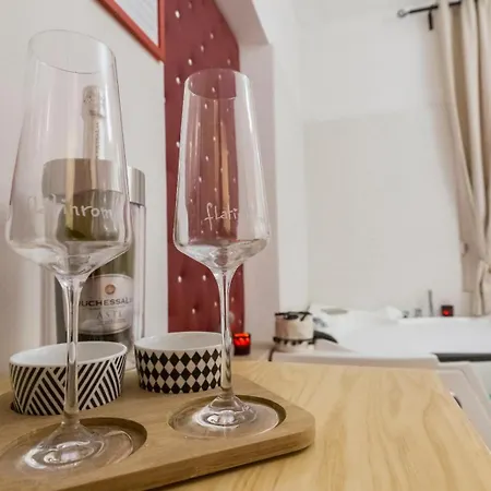 Flatinrome Trastevere Deluxe - Patio Гостевой дом Рим