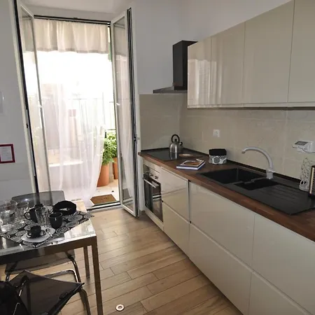 Flatinrome Trastevere Deluxe - Patio Гостевой дом 3*