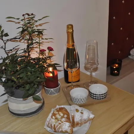 Flatinrome Trastevere Deluxe - Patio Гостевой дом Рим