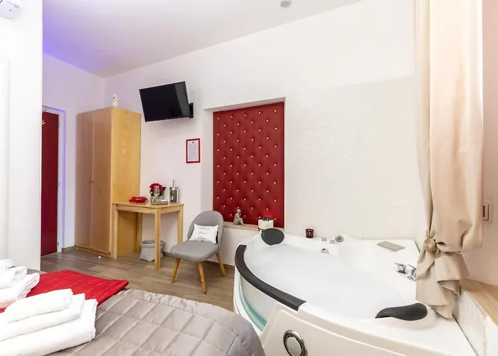 Hotel Flatinrome Trastevere Deluxe - Jacuzzi - Accetta Bonus Vacanze 3*
